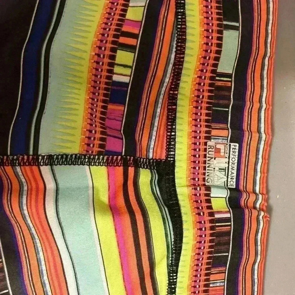 Woman's shorts - Picture 4 of 5